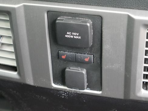 Used 2015 Ford F150 Platinum w/ Equipment Group 701A Luxury image 35