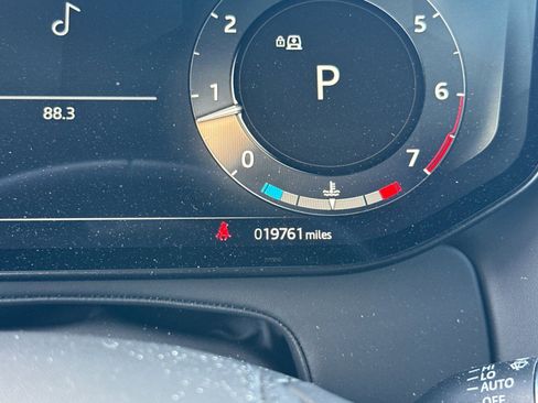 Used 2024 Land Rover Range Rover Sport Dynamic SE image 25