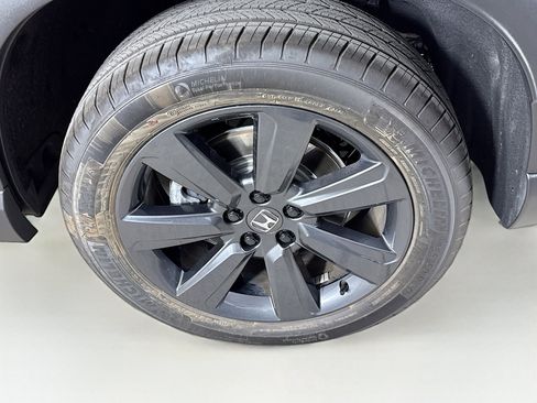 Certified 2025 Honda Pilot Sport image 37