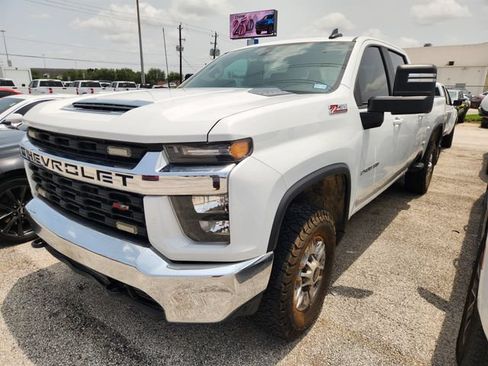 Used 2022 Chevrolet Silverado 2500 LT w/ Z71 Off-Road Package AWD/4WD image 3