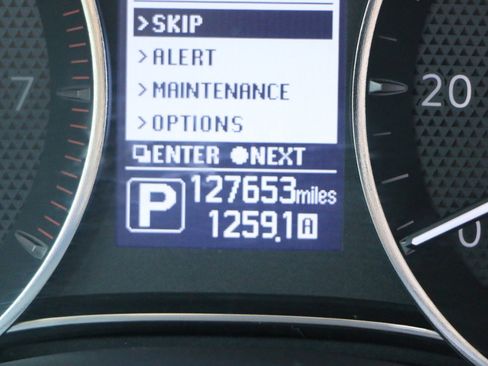 Used 2017 Nissan Armada Platinum w/ Captain Seat Package RWD image 39