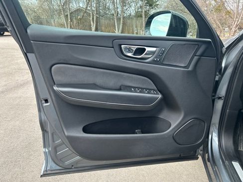 Used 2020 Volvo XC60 T5 R-Design w/ Protection Package Premier image 18