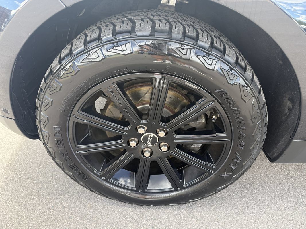 Used 2017 Land Rover Range Rover Sport HSE AWD/4WD image 9