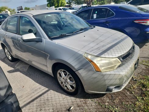 Used 2009 Ford Focus SES FWD image 2