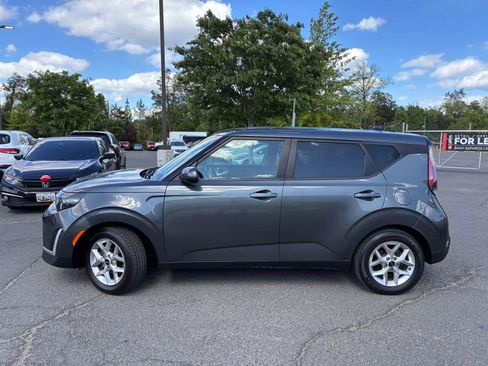 Used 2023 Kia Soul LX w/ Option Group 015 image 2