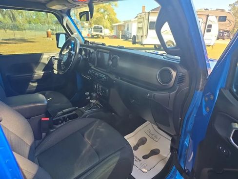 Used 2020 Jeep Gladiator Sport w/ Quick Order Package 24S AWD/4WD image 22