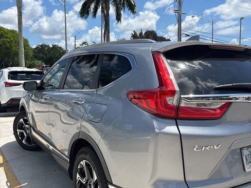 Used 2019 Honda CR-V Touring image 3