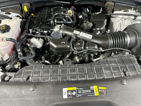 Used 2023 Jeep Grand Cherokee Altitude AWD/4WD image 28