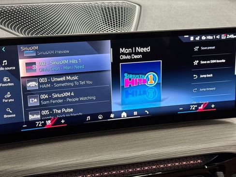 Used 2026 BMW 330i Sedan w/ Premium Package image 23