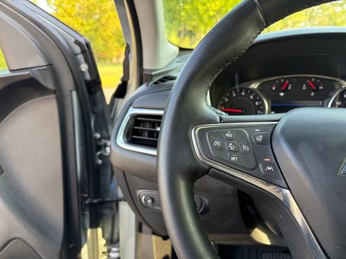 Used 2024 Chevrolet Equinox LT FWD image 16