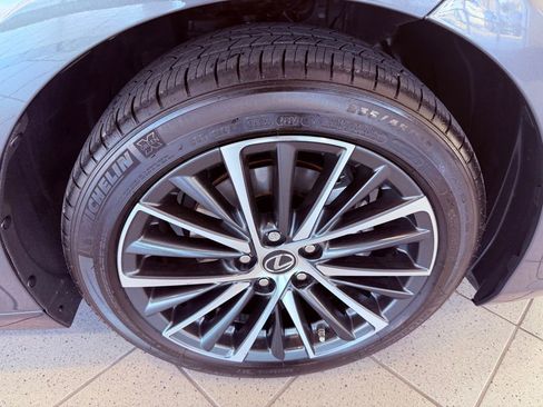 Certified 2025 Lexus ES 350 w/ Premium Package image 15