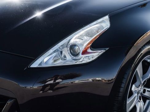 Used 2010 Nissan 370Z Touring image 32