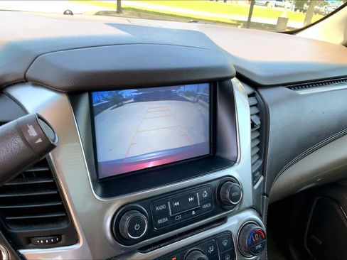 Used 2020 Chevrolet Suburban Premier AWD/4WD image 26