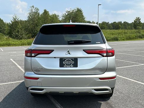 Used 2022 Mitsubishi Outlander SE image 8