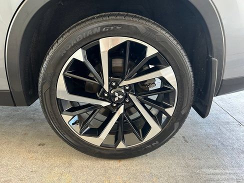 Used 2023 Mitsubishi Outlander SE FWD image 15