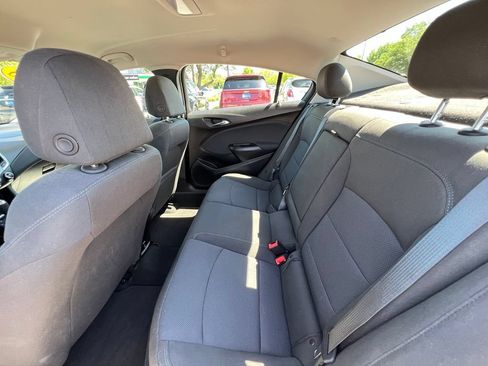 Used 2018 Chevrolet Cruze LT FWD image 20