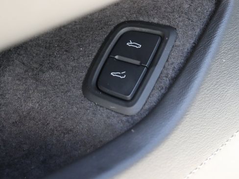 Used 2021 Chevrolet Corvette Stingray Convertible w/ 1LT image 12