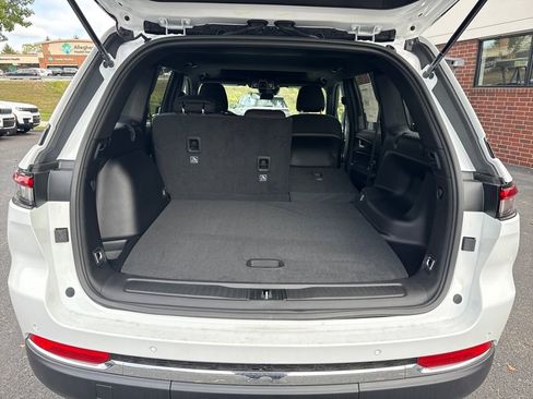 New 2025 Jeep Grand Cherokee Laredo X w/ Trailer Tow Package image 22