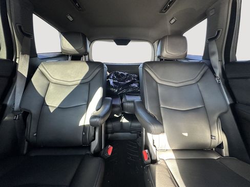 Used 2022 Cadillac XT6 Sport w/ Technology Package image 13