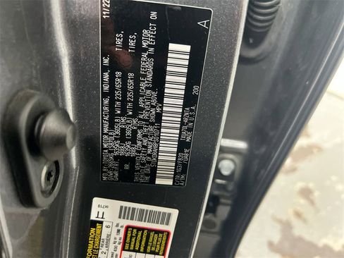 Used 2023 Toyota Highlander LE image 27