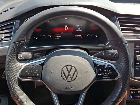 Used 2024 Volkswagen Tiguan SE R-Line AWD/4WD image 19