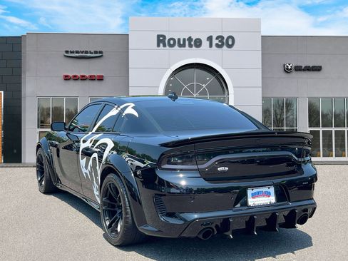 Used 2022 Dodge Charger SRT Hellcat w/ Navigation & Travel Group RWD image 3
