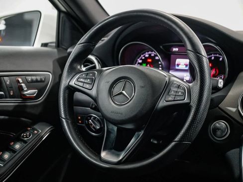 Used 2019 Mercedes-Benz GLA 250 image 14