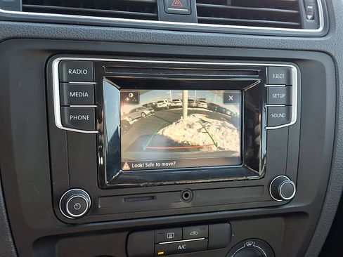 Used 2017 Volkswagen Jetta S image 17