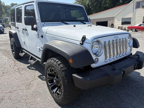 Used 2017 Jeep Wrangler Unlimited Sport w/ Quick Order Package 24S AWD/4WD image 8