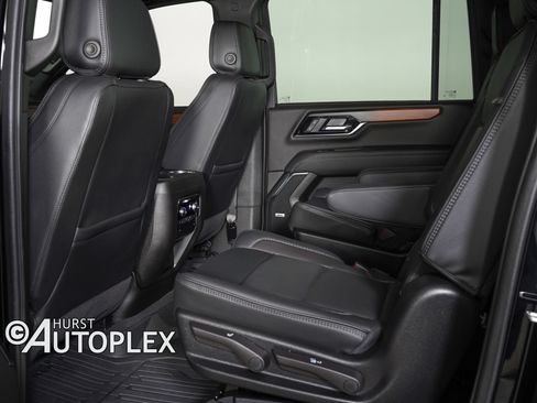 Used 2026 GMC Yukon XL Denali w/ Sun & Power Step Package AWD/4WD image 14