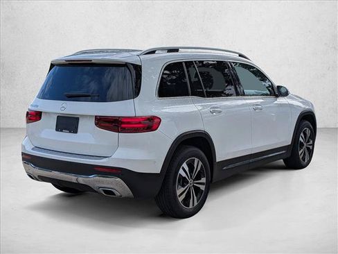 Used 2025 Mercedes-Benz GLB 250 image 5