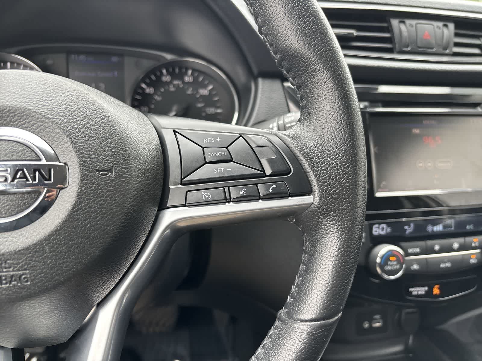 Used 2019 Nissan Rogue SV FWD image 16
