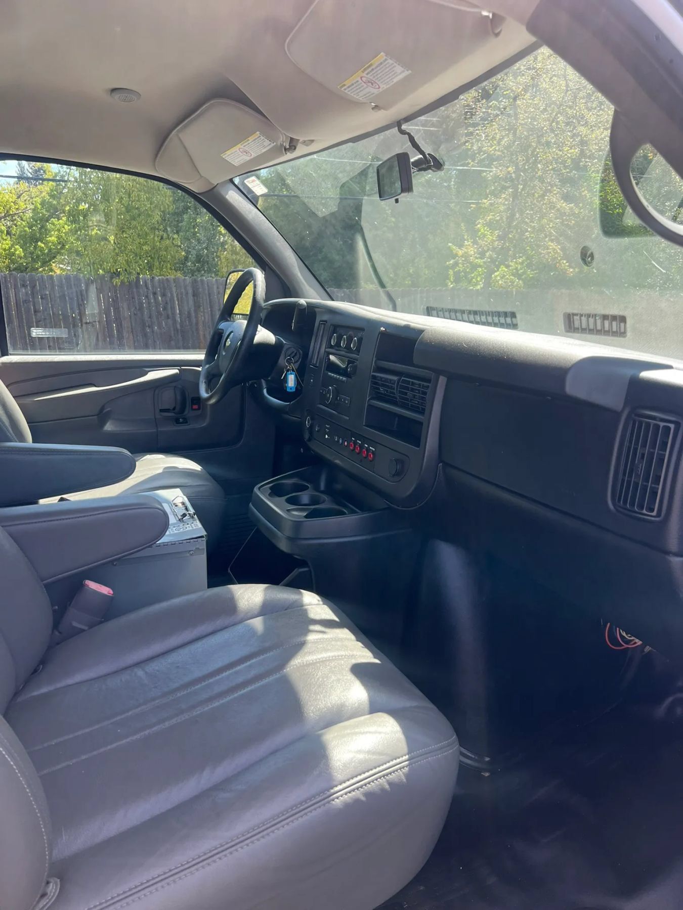 Used 2014 Chevrolet Express 2500 RWD image 7