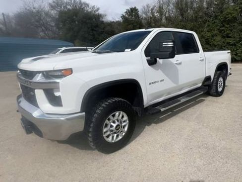 Used 2023 Chevrolet Silverado 2500 LT AWD/4WD image 4
