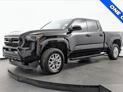 Used 2024 Toyota Tacoma SR5 RWD image 2