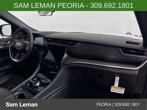 New 2025 Jeep Grand Cherokee Limited w/ Black Appearance Package image 29