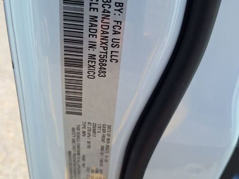 Used 2023 Jeep Compass Sport image 30