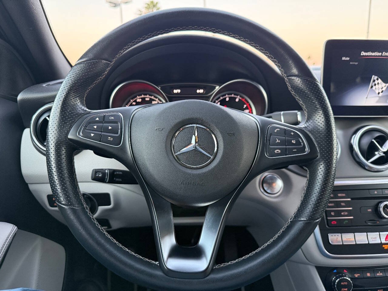 Used 2019 Mercedes-Benz GLA 250 4MATIC image 14
