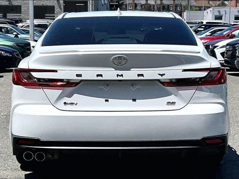 Used 2026 Toyota Camry SE FWD image 3