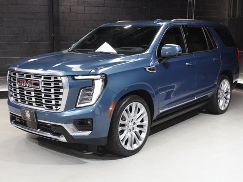 Used 2025 GMC Yukon Denali w/ Denali Reserve Package AWD/4WD image 6