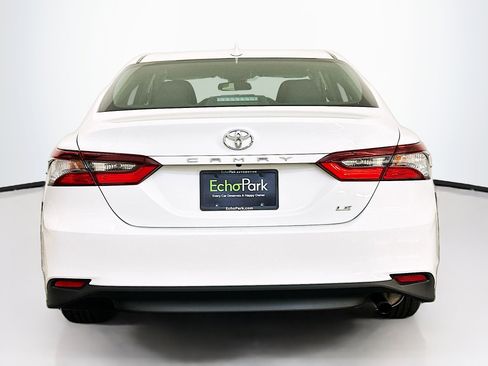 Used 2024 Toyota Camry LE image 7