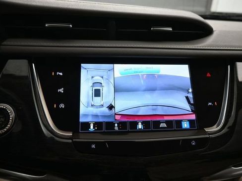 Used 2022 Cadillac XT6 Premium Luxury w/ Technology Package FWD image 21