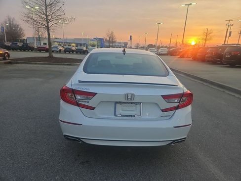 Used 2022 Honda Accord Sport image 6