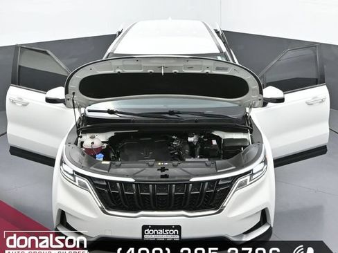 Used 2024 Kia Carnival LX FWD image 25