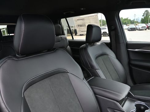 New 2026 Jeep Grand Cherokee L 2WD image 31