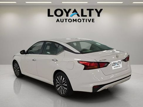 Used 2025 Nissan Altima 2.5 SV FWD image 3
