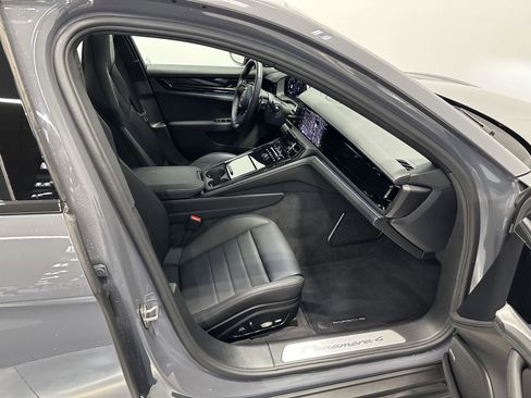 Certified 2025 Porsche Panamera 4 image 41