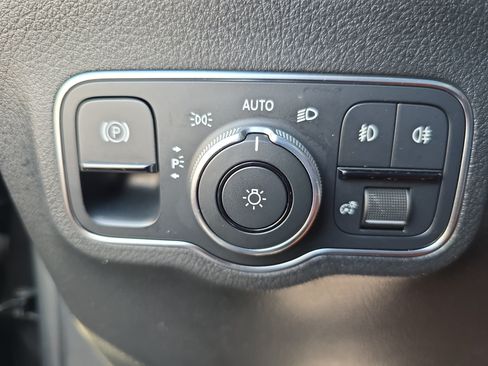 Used 2021 Mercedes-Benz GLA 250 4MATIC image 25