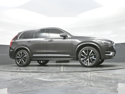 Used 2023 Volvo XC90 B6 Plus image 27