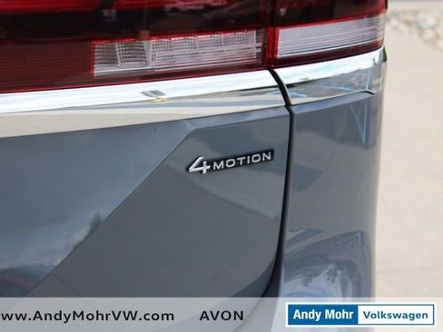 Used 2025 Volkswagen Atlas SEL Premium R-Line AWD/4WD image 11